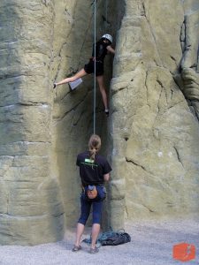 Foto Klettern mit Seilsicherung, Erlebnispädagogik und Grundkurse in Potsdam