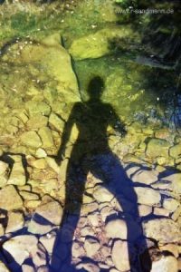 Foto: Sternenquelle Mensch Schatten Wasser Stein